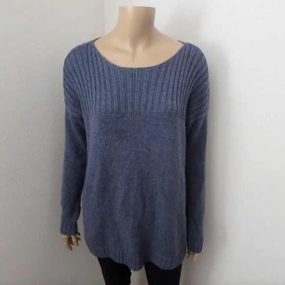 Hollister Womens Boyfriend Sweater Size Medium Crewneck Navy Blue - Picture 1 of 4